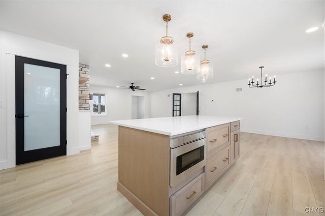 103 Stonebrooke Drive, Marcy, NY 13403