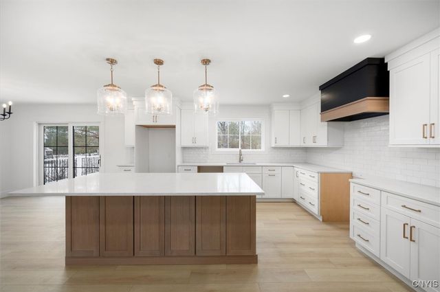 103 Stonebrooke Drive, Marcy, NY 13403