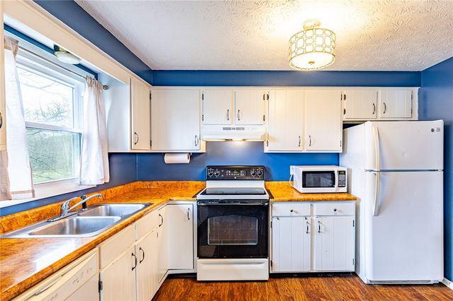 207 Darla Drive, Clarkson, NY 14420