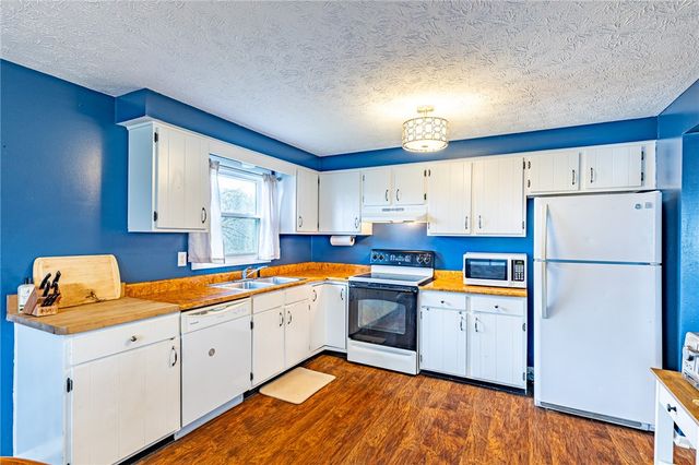 207 Darla Drive, Clarkson, NY 14420