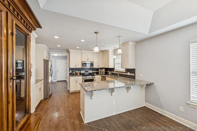 734 S Chickasaw Avenue, Claremore, OK 74017