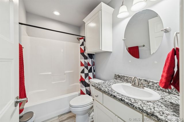 734 S Chickasaw Avenue, Claremore, OK 74017