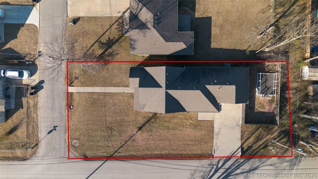 734 S Chickasaw Avenue, Claremore, OK 74017