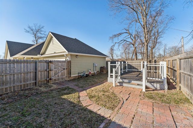 734 S Chickasaw Avenue, Claremore, OK 74017