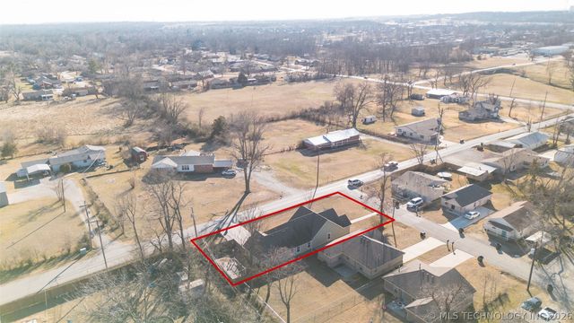 734 S Chickasaw Avenue, Claremore, OK 74017