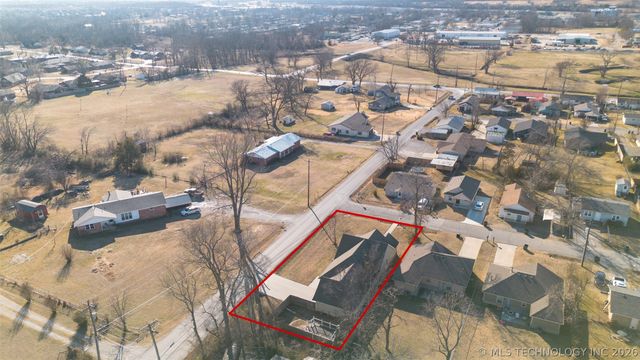 734 S Chickasaw Avenue, Claremore, OK 74017