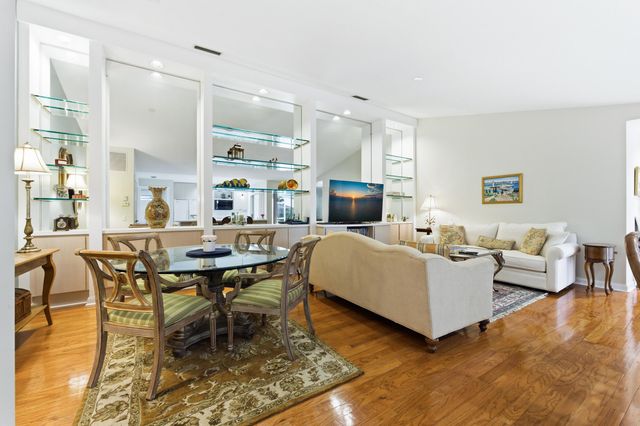 701 Silverleaf Oak Court, Palm Beach Gardens, FL 33410