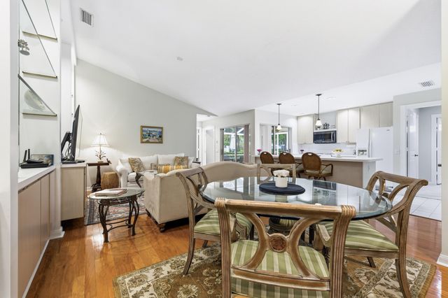 701 Silverleaf Oak Court, Palm Beach Gardens, FL 33410