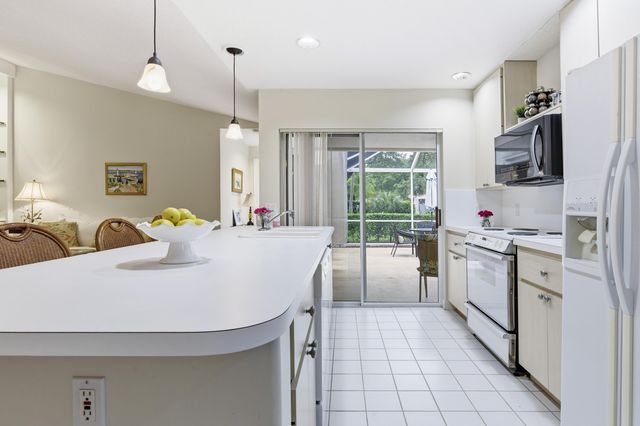 701 Silverleaf Oak Court, Palm Beach Gardens, FL 33410