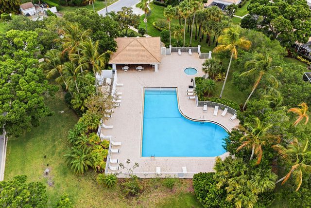 701 Silverleaf Oak Court, Palm Beach Gardens, FL 33410