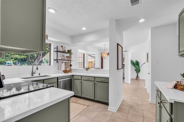 259 E Rainbow Ridge Circle, The Woodlands, TX 77381