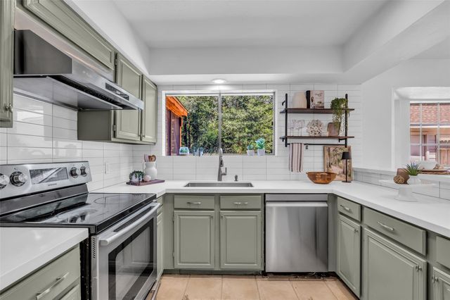 259 E Rainbow Ridge Circle, The Woodlands, TX 77381