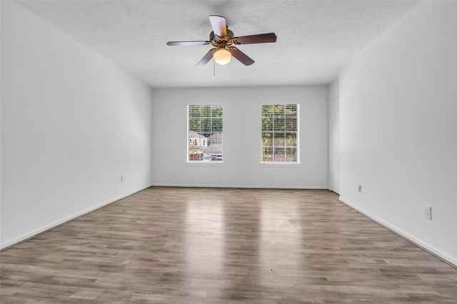 259 E Rainbow Ridge Circle, The Woodlands, TX 77381