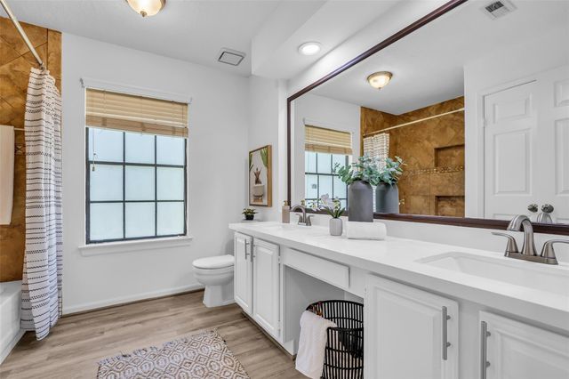 259 E Rainbow Ridge Circle, The Woodlands, TX 77381
