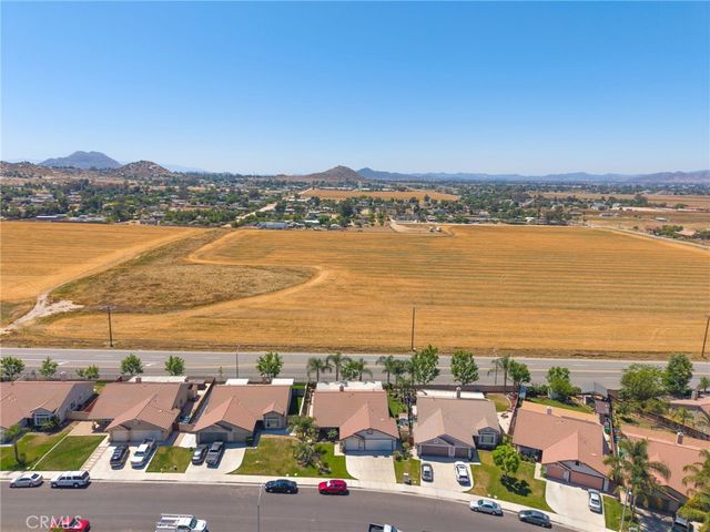 22978 Via Santana, Nuevo, CA 92567