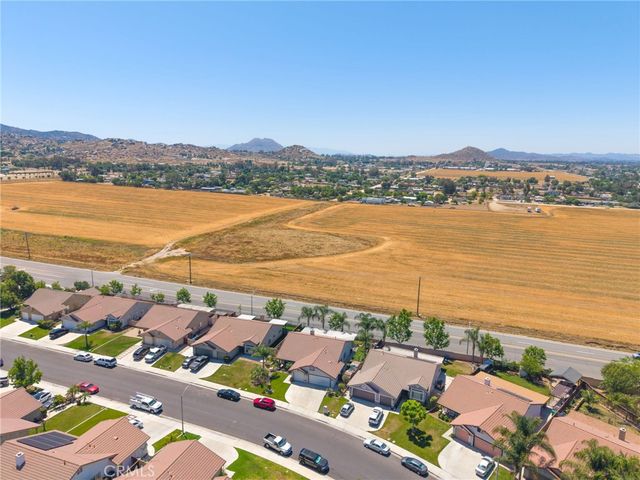 22978 Via Santana, Nuevo, CA 92567