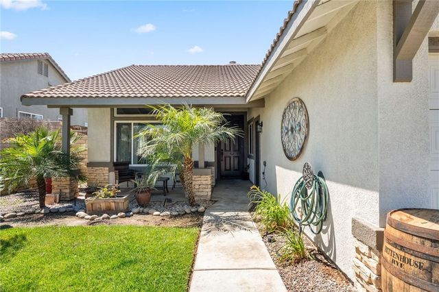 22978 Via Santana, Nuevo, CA 92567