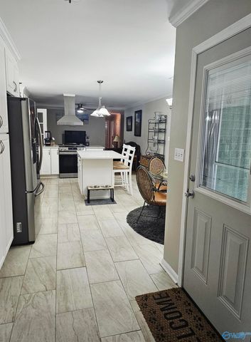 2321 SE Springdale Road, Decatur, AL 35601