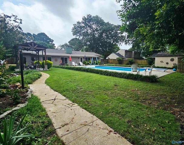 2321 SE Springdale Road, Decatur, AL 35601