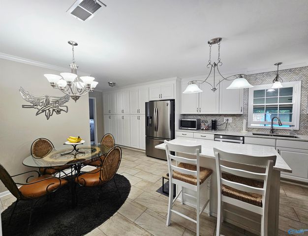 2321 SE Springdale Road, Decatur, AL 35601