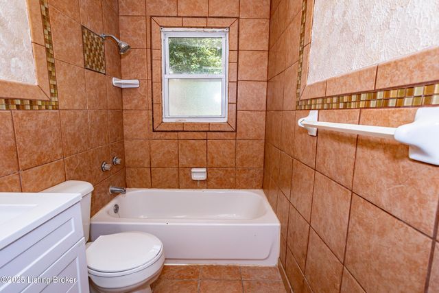 2709 Algonquin Pkwy, Louisville, KY 40210