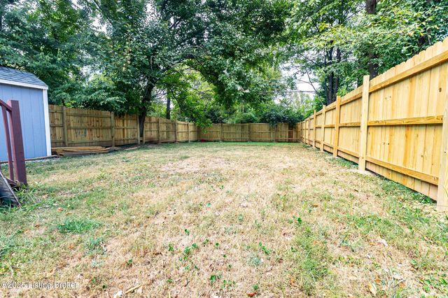 2709 Algonquin Pkwy, Louisville, KY 40210