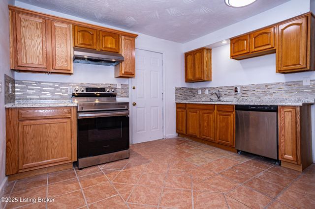 2709 Algonquin Pkwy, Louisville, KY 40210