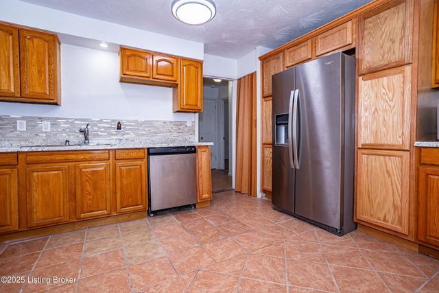 2709 Algonquin Pkwy, Louisville, KY 40210