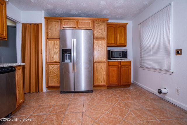 2709 Algonquin Pkwy, Louisville, KY 40210