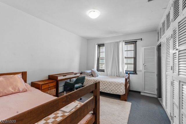 8 Hampton Rd, Clifton City, NJ 07012