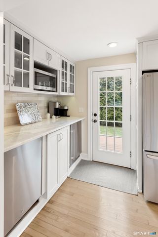 105 Rose Lane, Darien, CT 06820