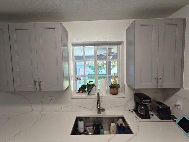 324 Mid Pines Road, Palm Springs, FL 33461