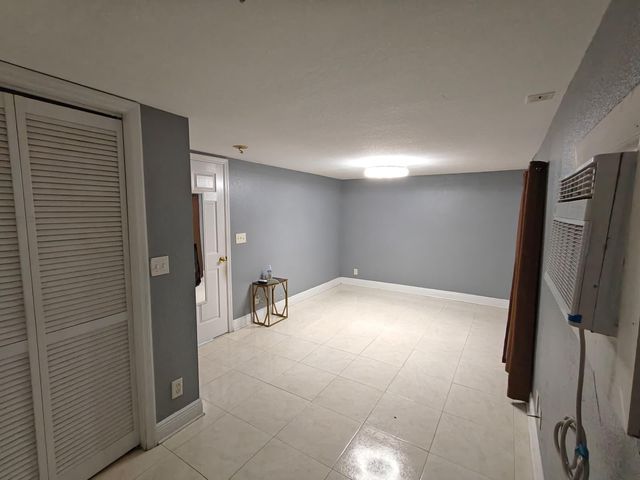 324 Mid Pines Road, Palm Springs, FL 33461