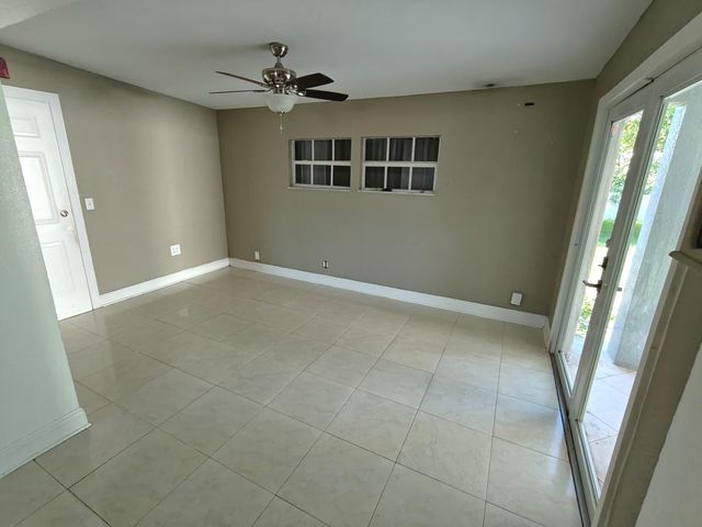 324 Mid Pines Road, Palm Springs, FL 33461