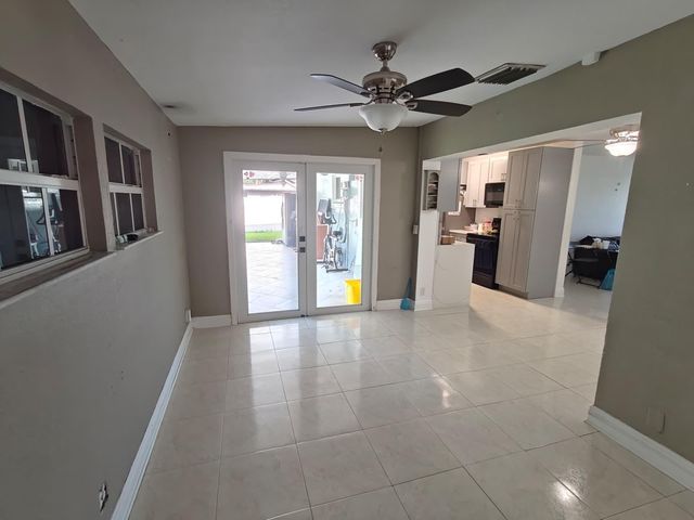 324 Mid Pines Road, Palm Springs, FL 33461