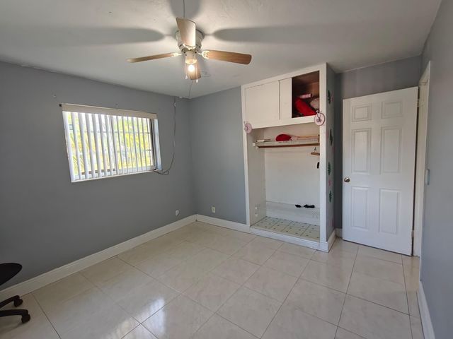 324 Mid Pines Road, Palm Springs, FL 33461