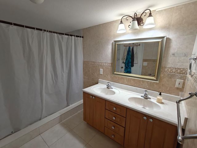 324 Mid Pines Road, Palm Springs, FL 33461