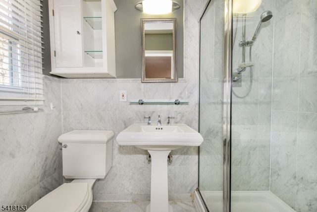 232 Hidden Glen Ct, Franklin Lakes Boro, NJ 07417