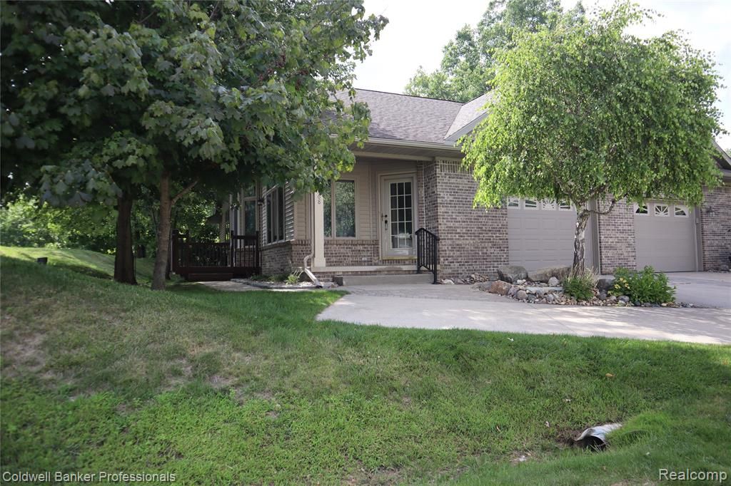 13368 Julie Anne Court 1, Fenton, MI 48430
