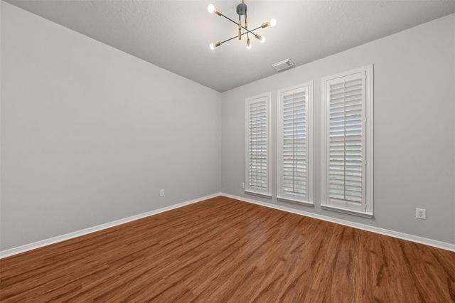 1304 Pine Stream Drive S, Pearland, TX 77581