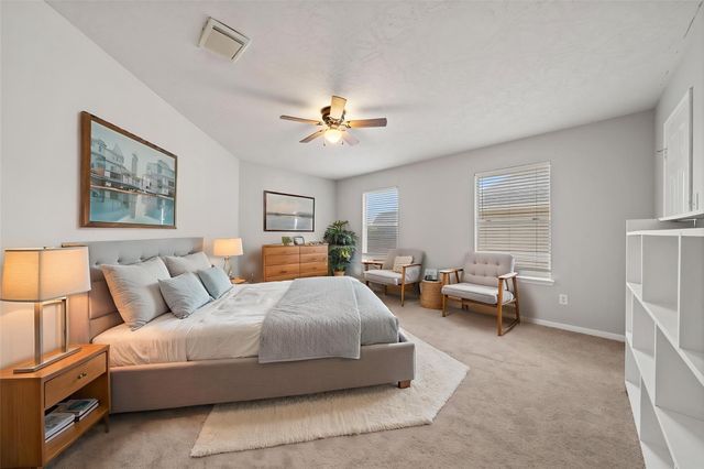 1304 Pine Stream Drive S, Pearland, TX 77581