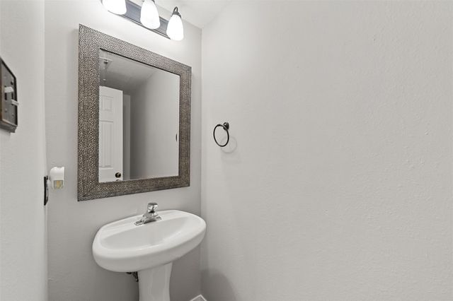 1304 Pine Stream Drive S, Pearland, TX 77581