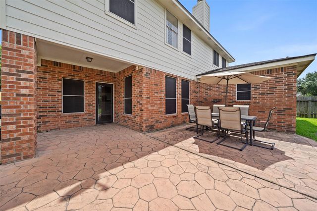 1304 Pine Stream Drive S, Pearland, TX 77581