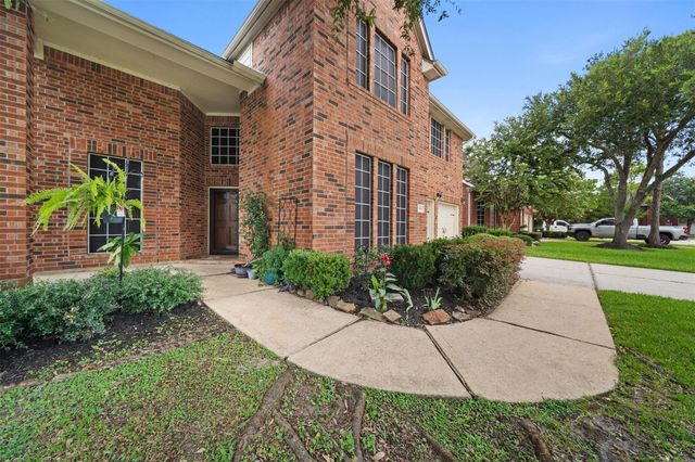 1304 Pine Stream Drive S, Pearland, TX 77581