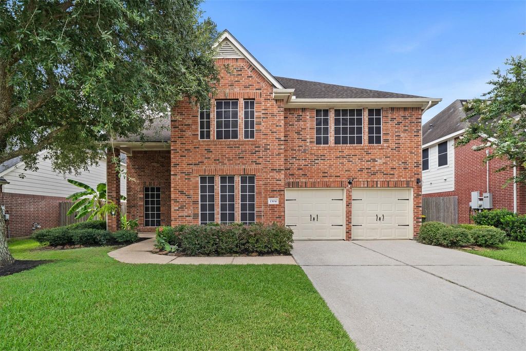 1304 Pine Stream Drive S, Pearland, TX 77581