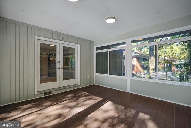 37 LAKESIDE DR, Greenbelt, MD 20770