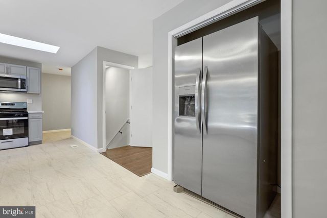 37 LAKESIDE DR, Greenbelt, MD 20770