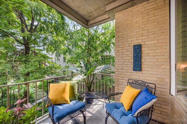 2374 Madison Road, Cincinnati, OH 45208