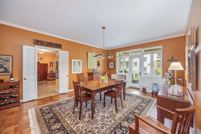 2374 Madison Road, Cincinnati, OH 45208