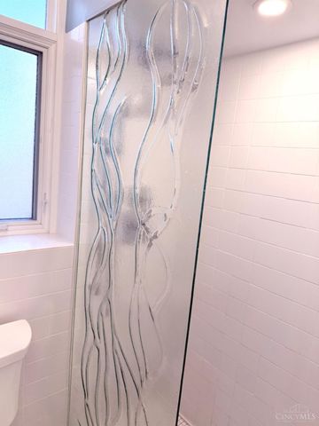 2374 Madison Road, Cincinnati, OH 45208